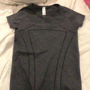 ivivva athletic shirt